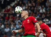 爱游戏视频-关于足球职业赛场上的精彩表现：球队实力碾压对手夺冠的信息