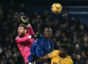 爱游戏下载-狼队主场不敌切尔西，遭遇失利