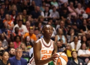 爱游戏平台-太阳队发挥稳定，用高效进攻战胜对手的简单介绍