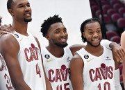 爱游戏平台-包含爵士取胜:围绕米切尔打造队伍成功的词条