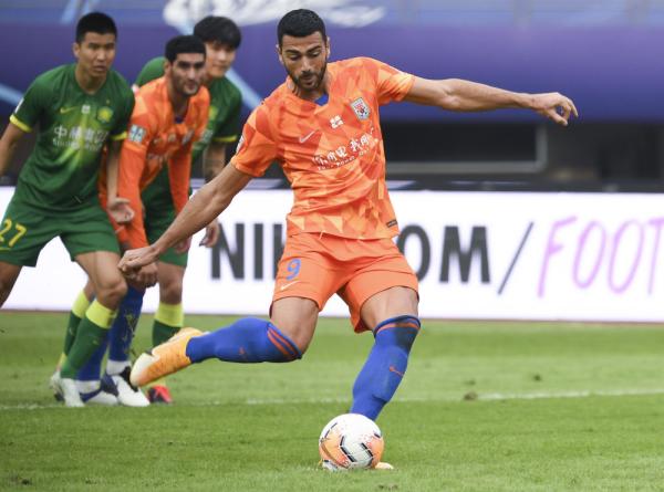 鲁能主场战平，球队迎来困难时刻