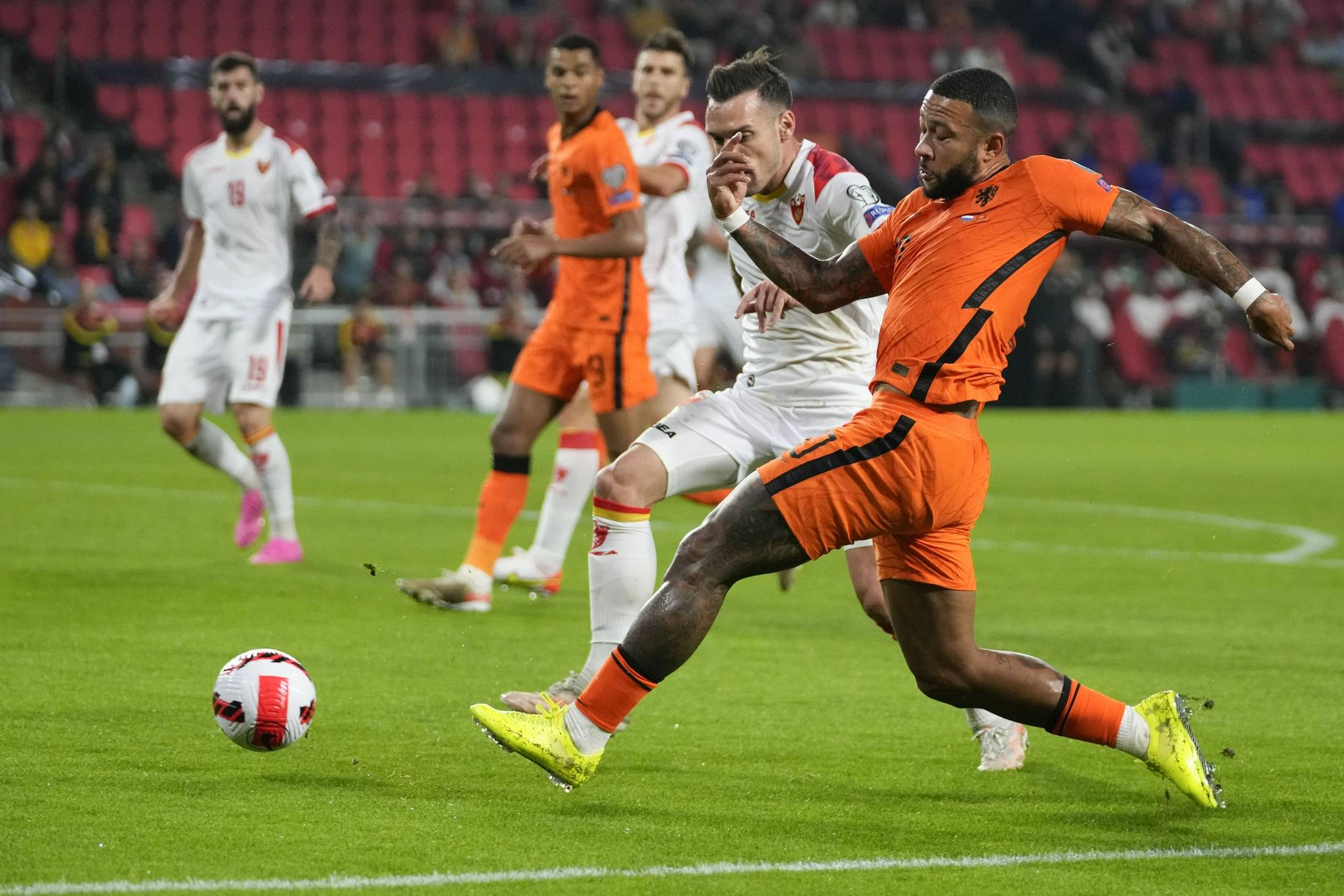 包含荷兰将士备战欧洲杯预选赛,力争取得胜利的词条 包含荷兰将士备战欧洲杯预选赛,力争取得胜利的词条