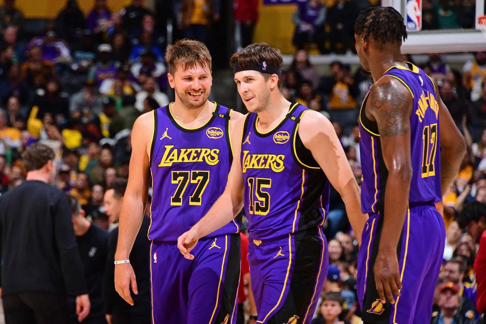 雄鹿队完成了对掘金队的逆转,赢得西部冠军 雄鹿队完成了对掘金队的逆转,赢得西部冠军