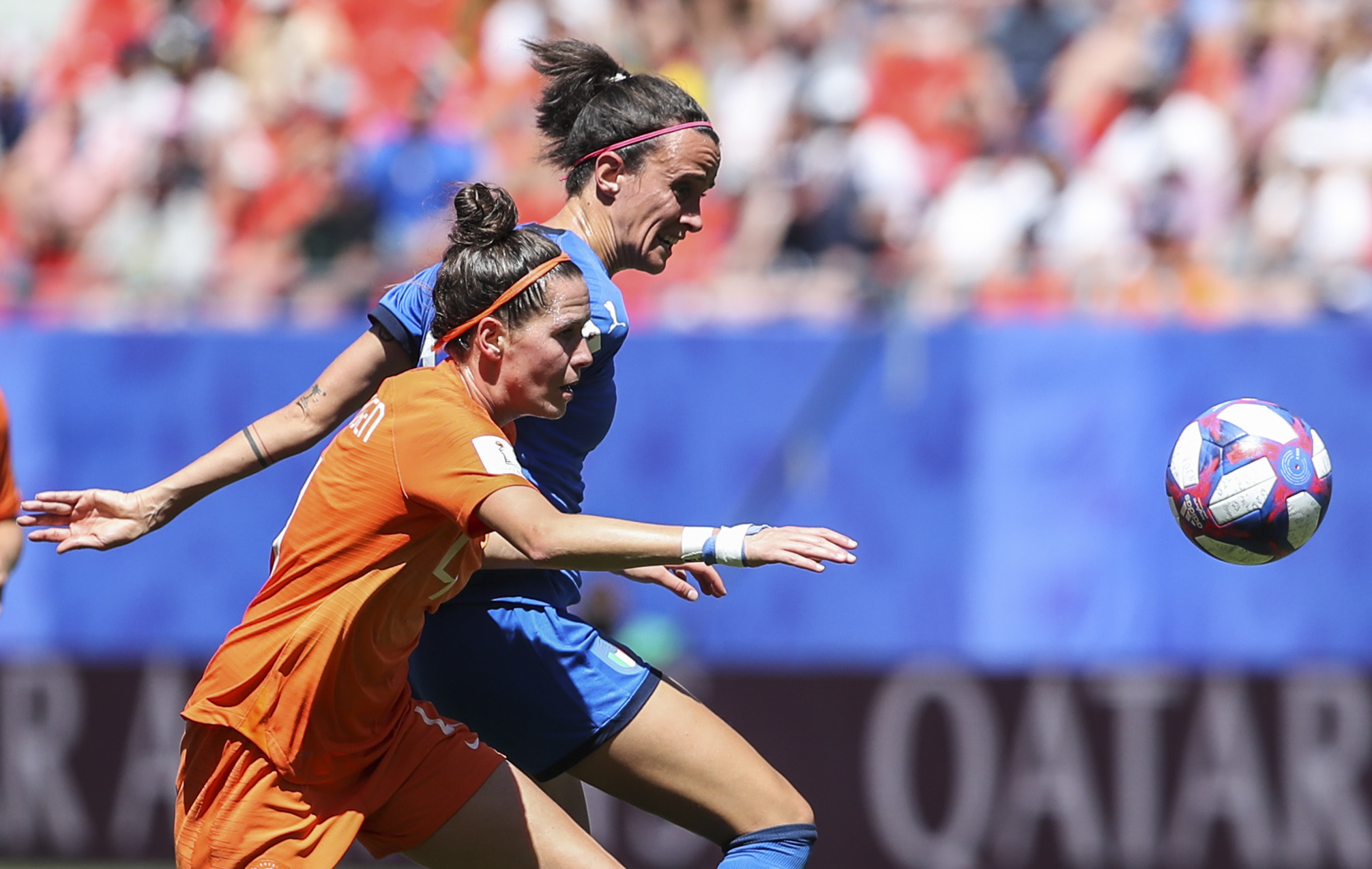 瓦朗谢纳惊险获胜，继续保持不败战绩