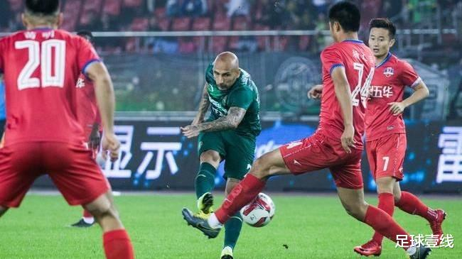 绿城豪取客场三分,摆脱积分榜垫底困境! 绿城豪取客场三分,摆脱积分榜垫底困境!