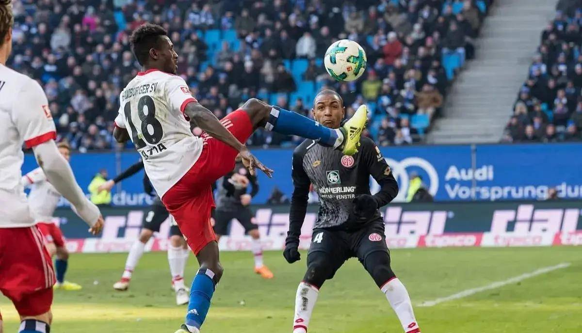 顶级联赛之间的较量势不可挡足球盛宴燃烧的简单介绍