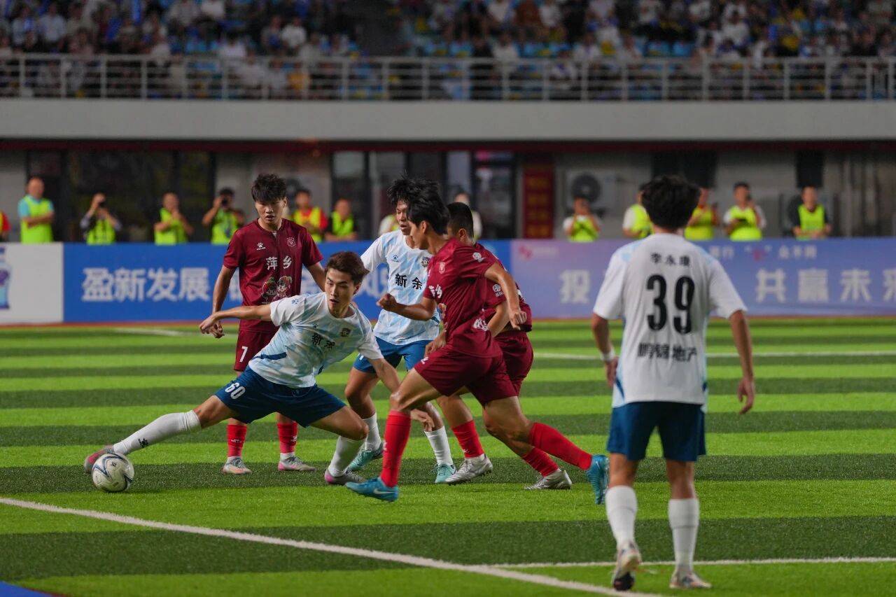 爱超球队在比赛中展现出色实力