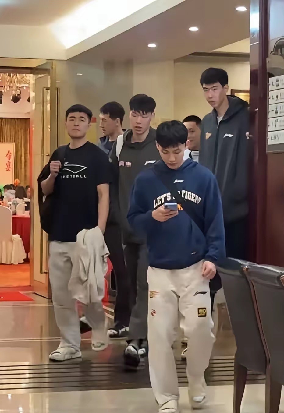 关于争夺榜首：深圳队击败浙江队的信息