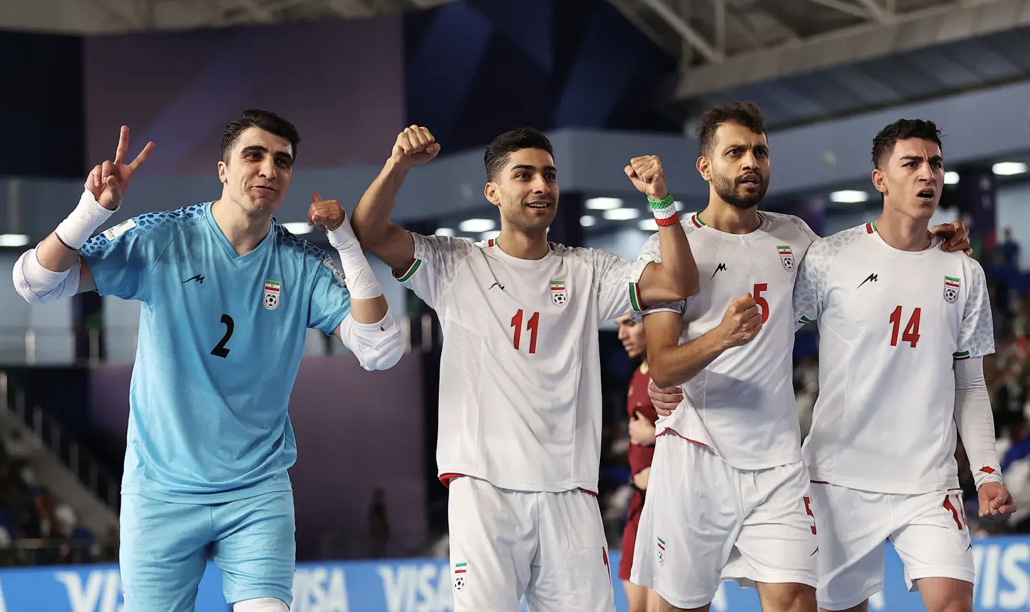 包含足球世界杯小组赛落幕，德国队成功晋级强的词条