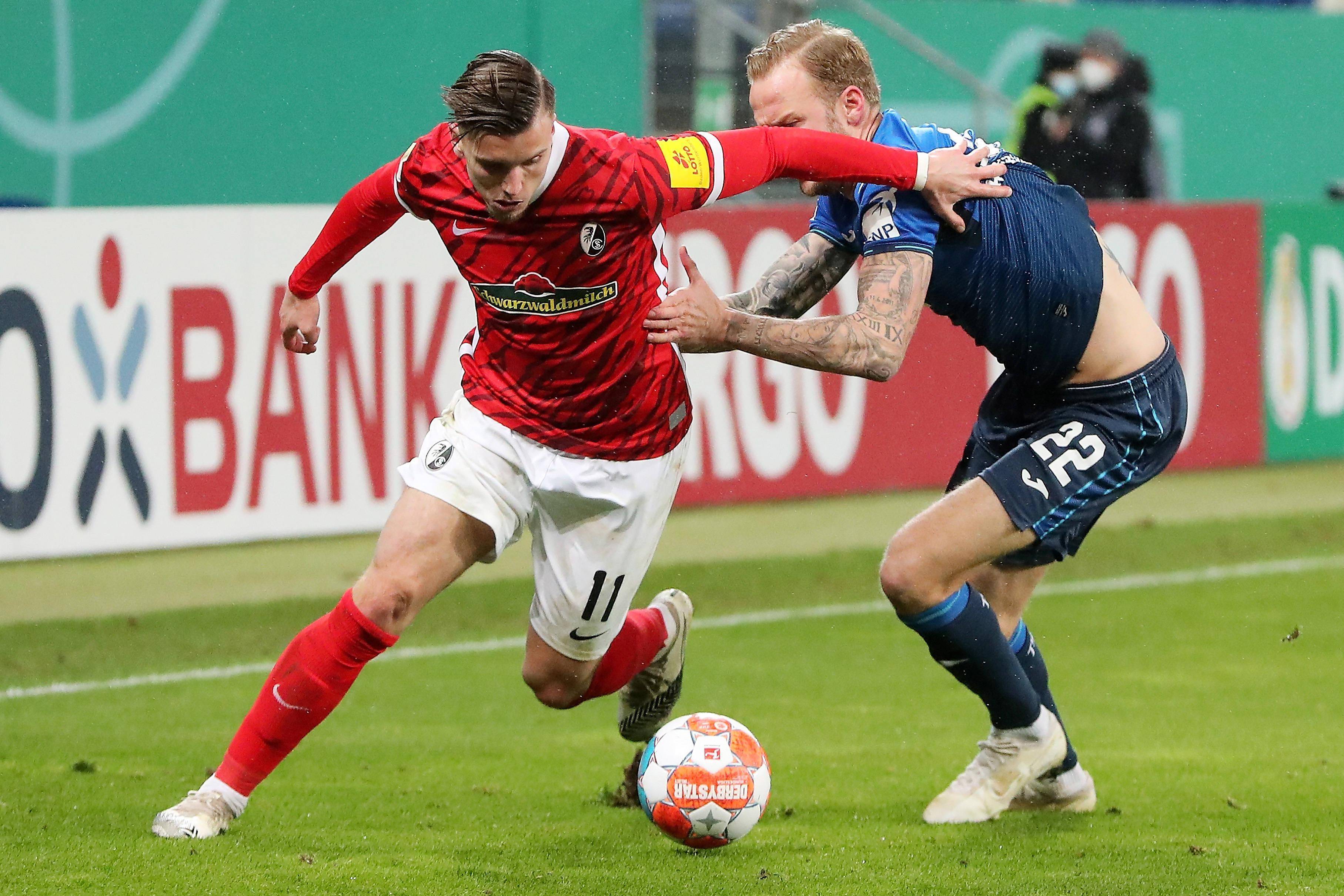 弗赖堡客场击败对手，获得关键胜利的简单介绍