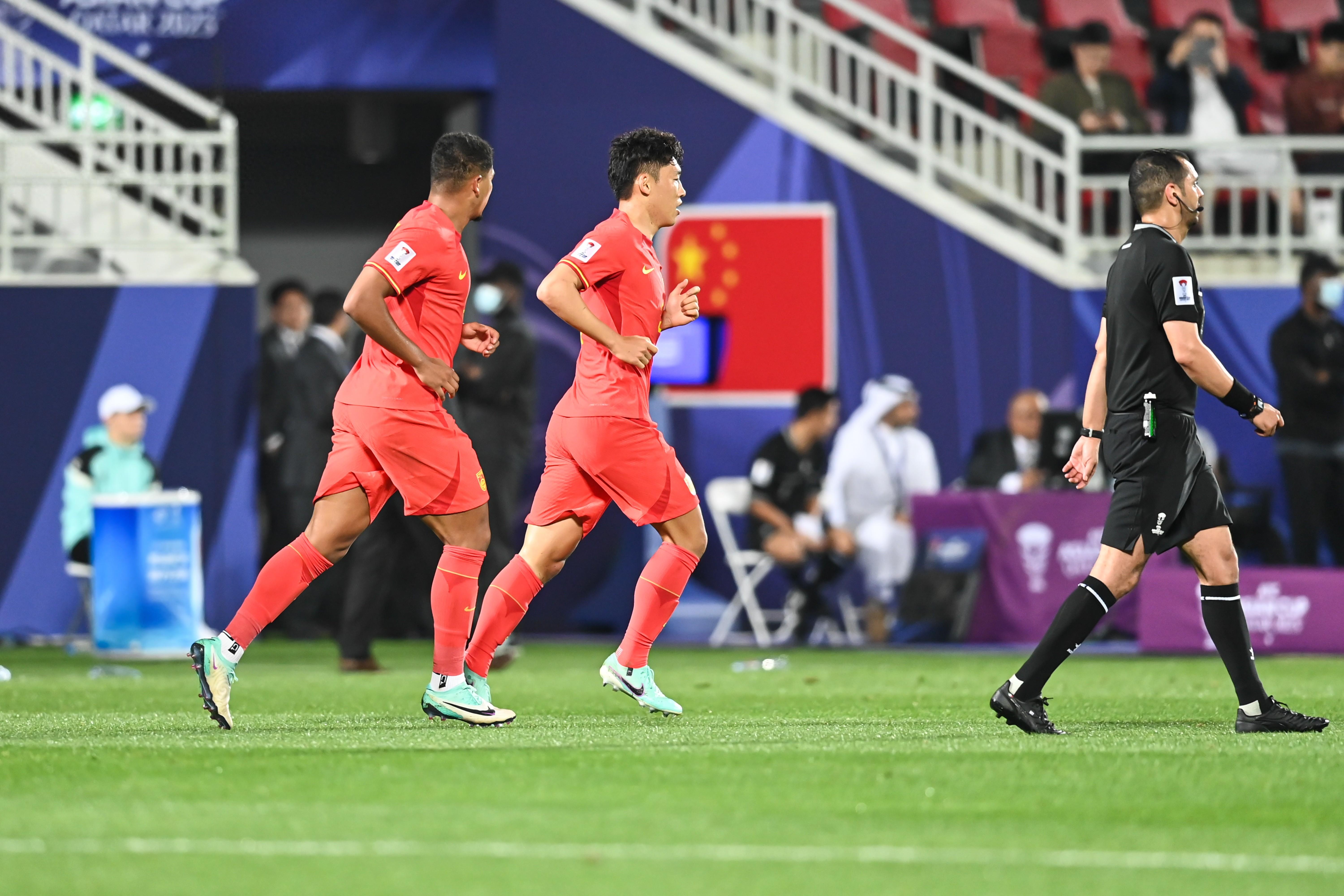 国内足球赛事发展迅猛，激烈竞争势不可挡的简单介绍