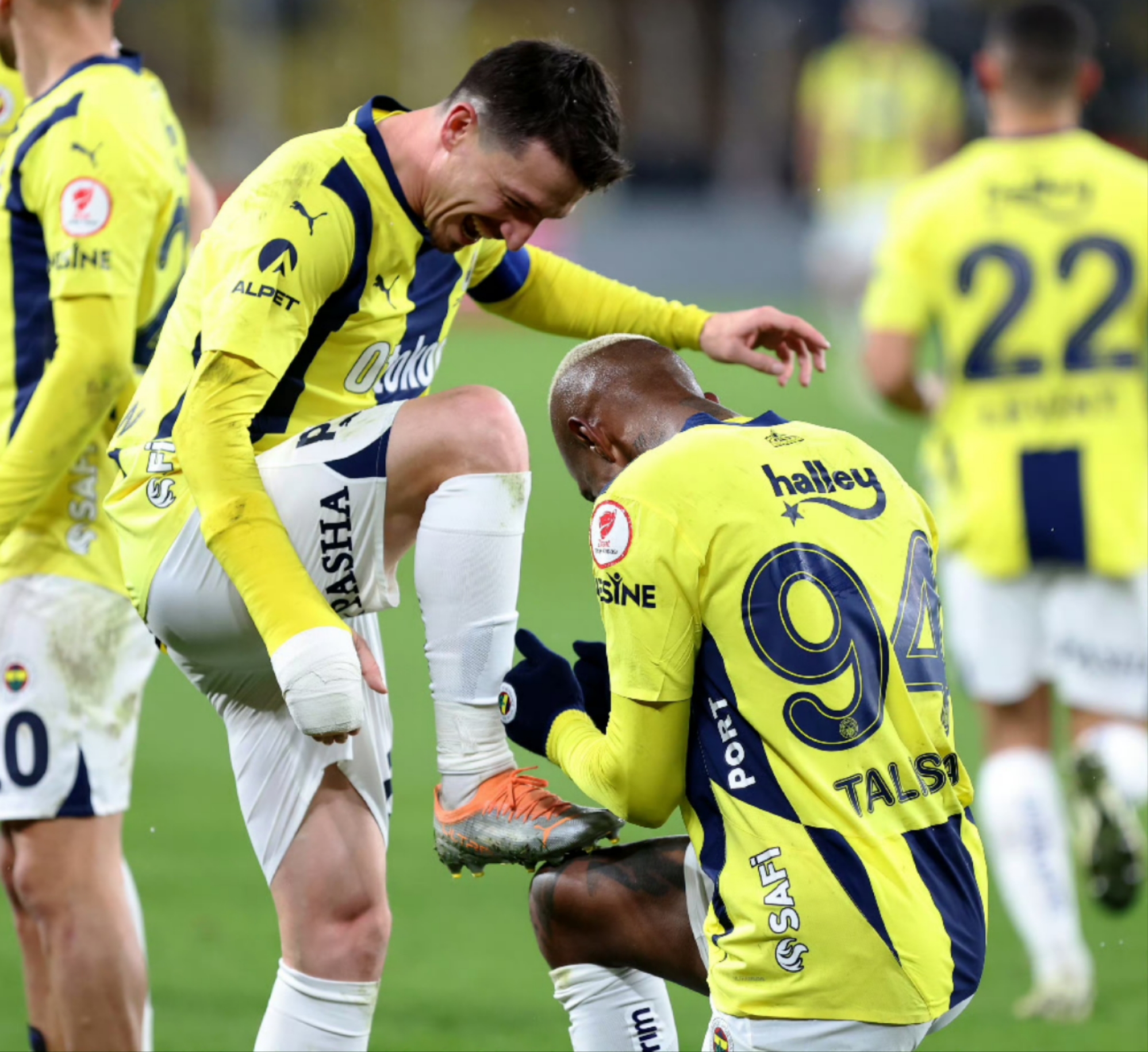 切尔西主场-大胜阿贾克斯，提前锁定小组第一的简单介绍