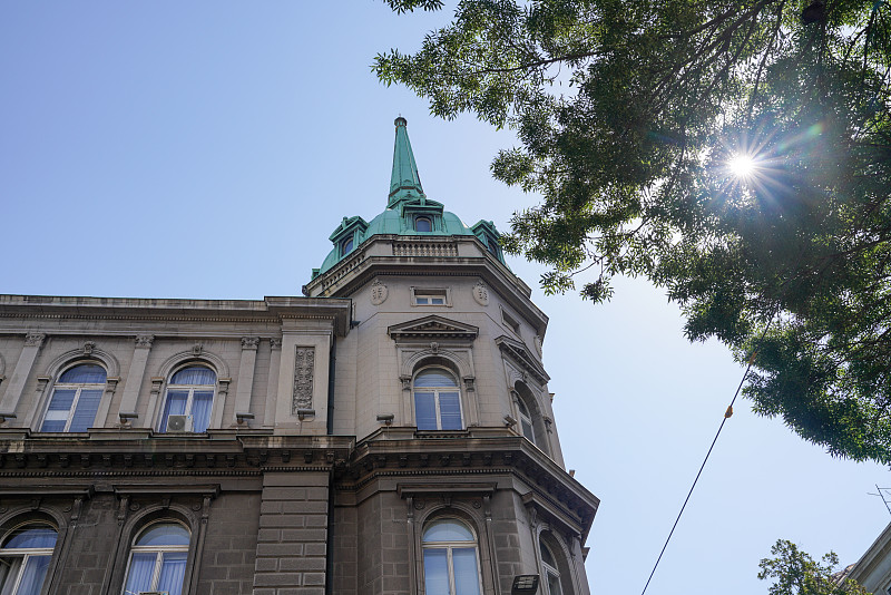 贝尔格拉德王宫尴尬颓势