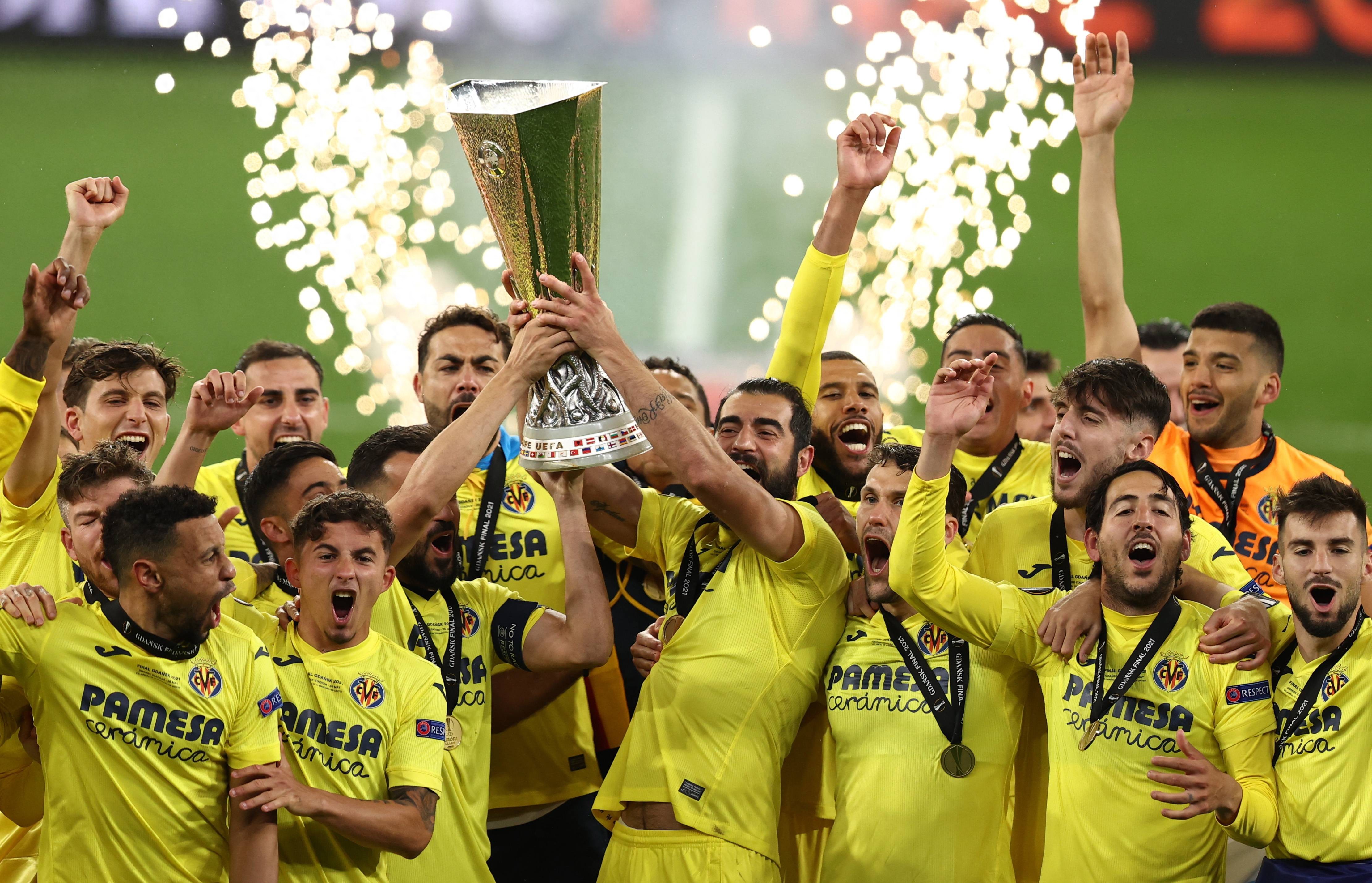 包含热闹一幕！欧洲足球联赛火爆开战，阵容强大的词条