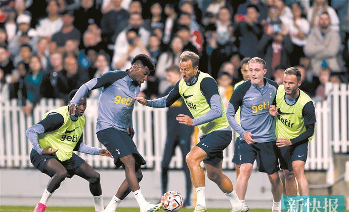 包含热闹一幕！欧洲足球联赛火爆开战，阵容强大的词条