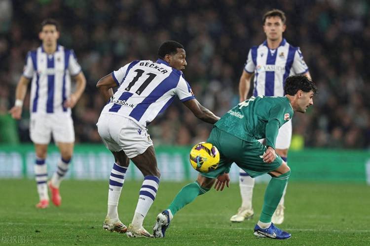 瓦伦西亚战胜对手，晋级欧冠半决赛