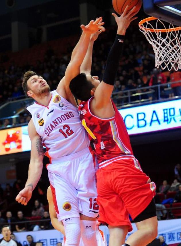 关于日本篮球联赛：东京击败大阪的信息