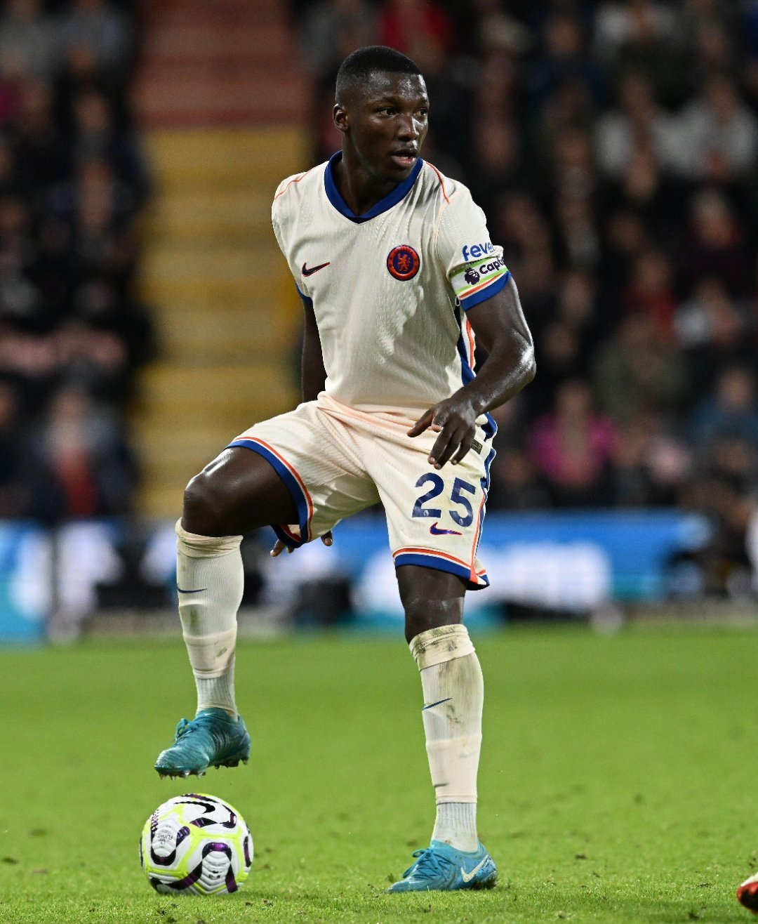 西汉姆联继续在英超联赛得分不理想的简单介绍