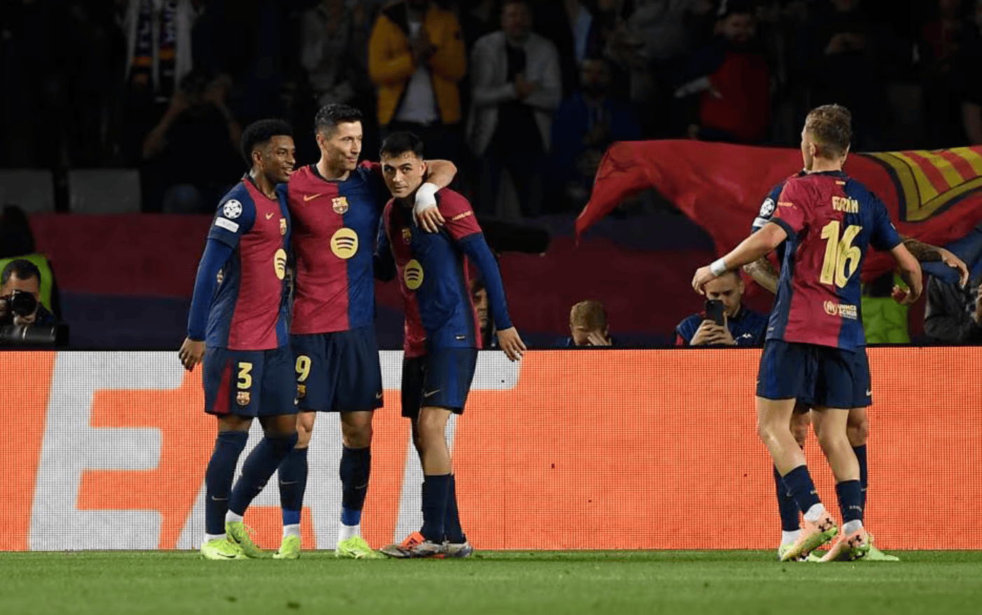 拜仁挫败对手，锁定欧冠四强