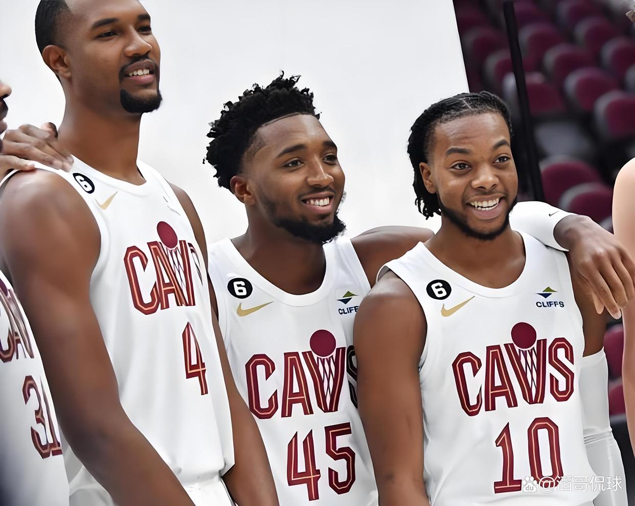 包含爵士取胜:围绕米切尔打造队伍成功的词条