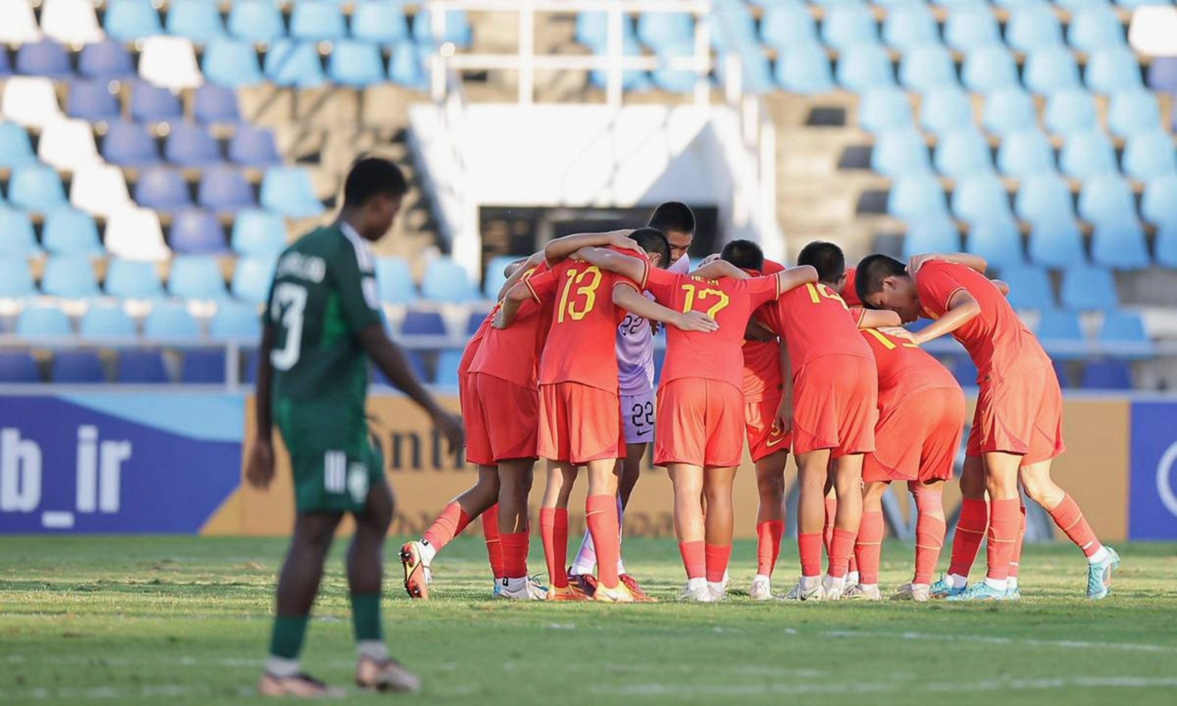 国足实力碾压对手，毫无悬念地获胜