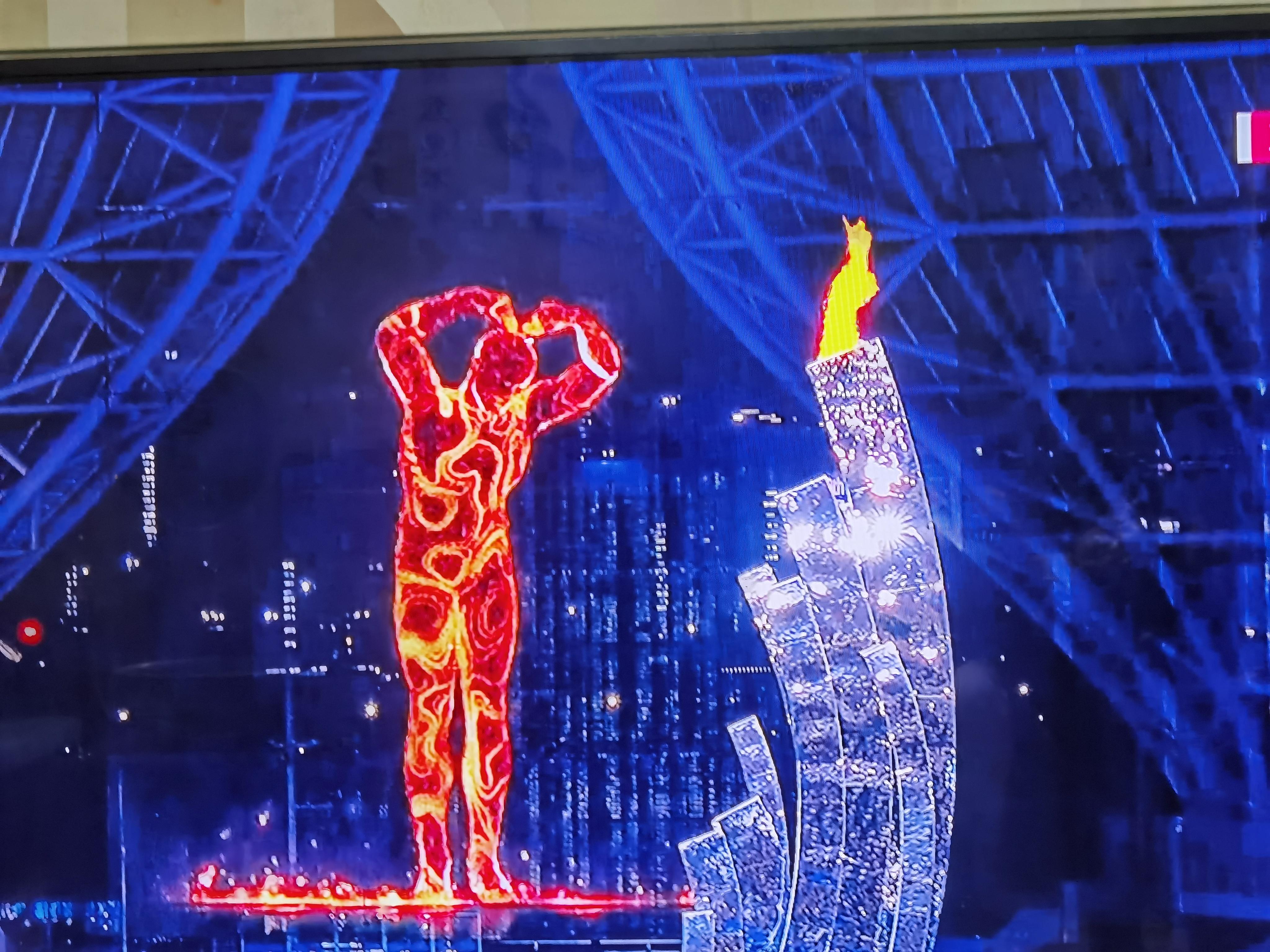 包含指向灯塔，精彩比赛吸引球迷狂热的词条